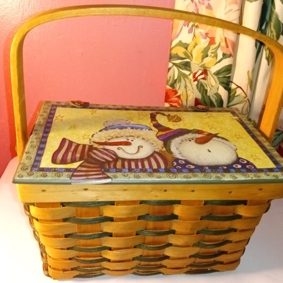 CHRISTMAS TREASURE BASKET FILLED WITH ORNAMENTS - Picture 12 of 15